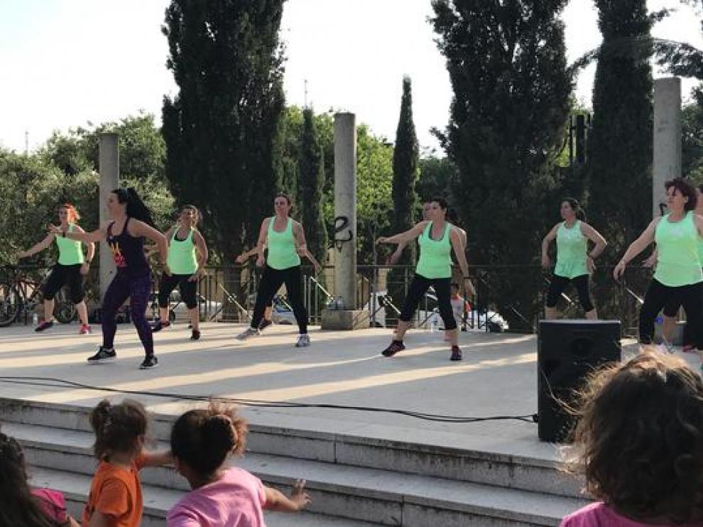 Exhibición de fin de curso de zumba en 2018.