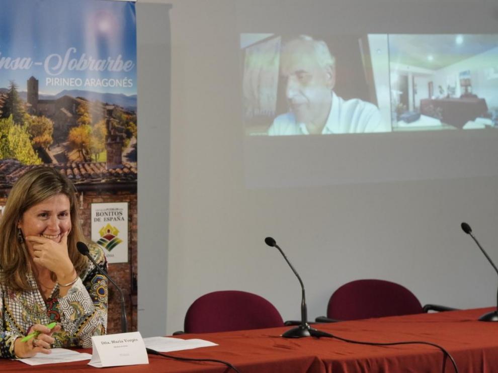 María Verges, síndica de Arán, presentando al empresario benasqués Carlos Barrabés.