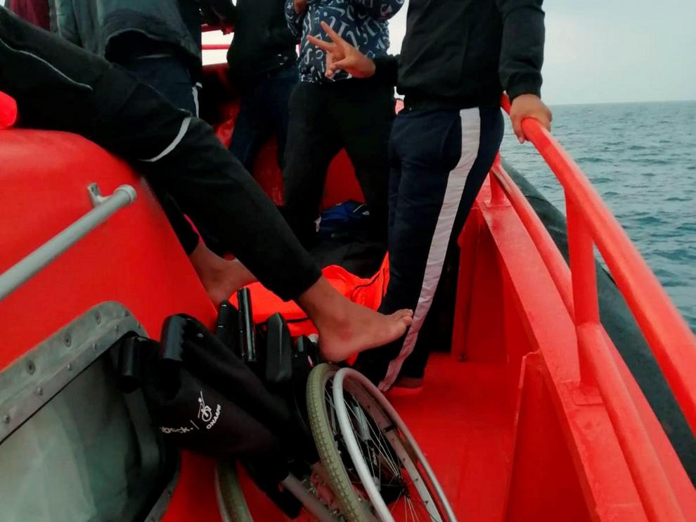 La silla de ruedas, a bordo de la embarcación 'Salvamar Mirfak'.