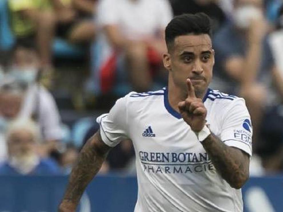 Nano Mesa, durante el partido de este sábado contra el Oviedo antes de ser sustituido en el descanso.