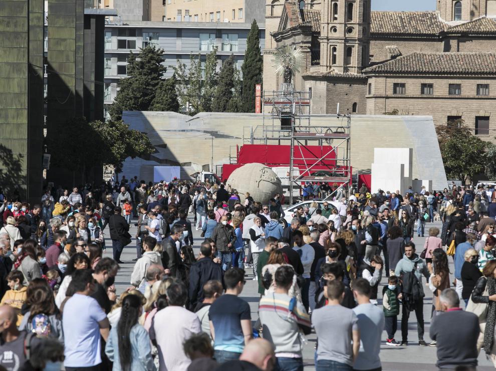 Animación en la plaza del Pilar.