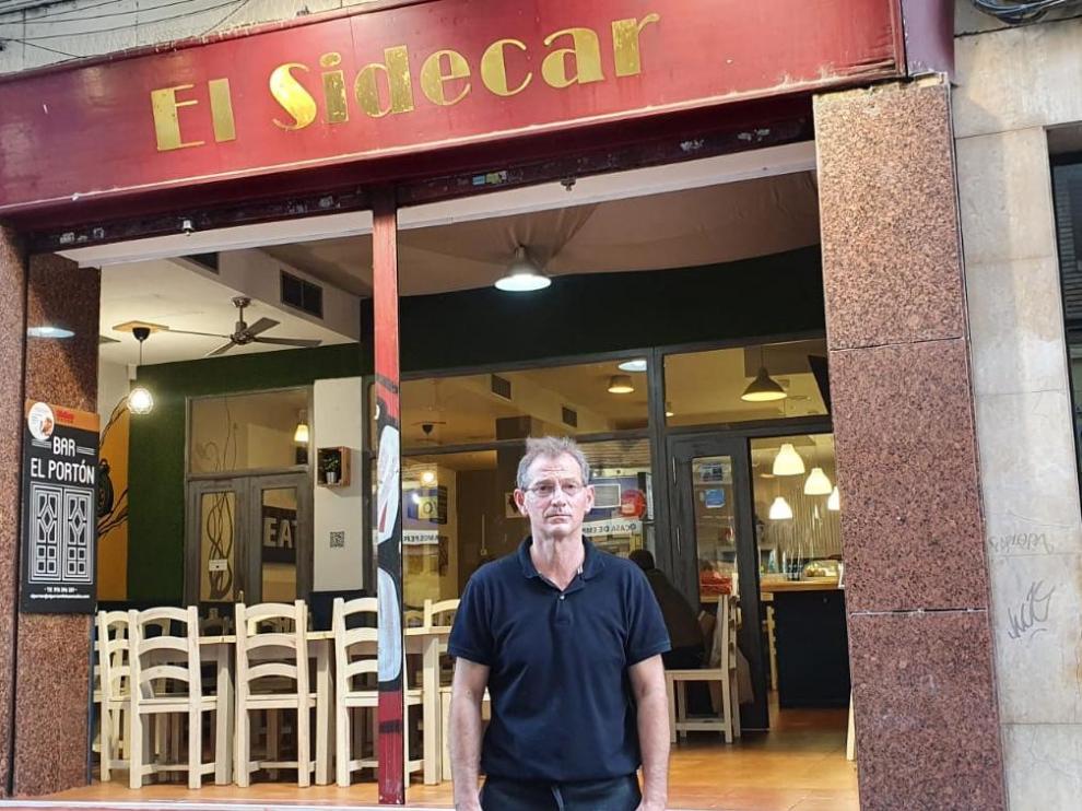 César Pérez, propietario del bar Sidecar.