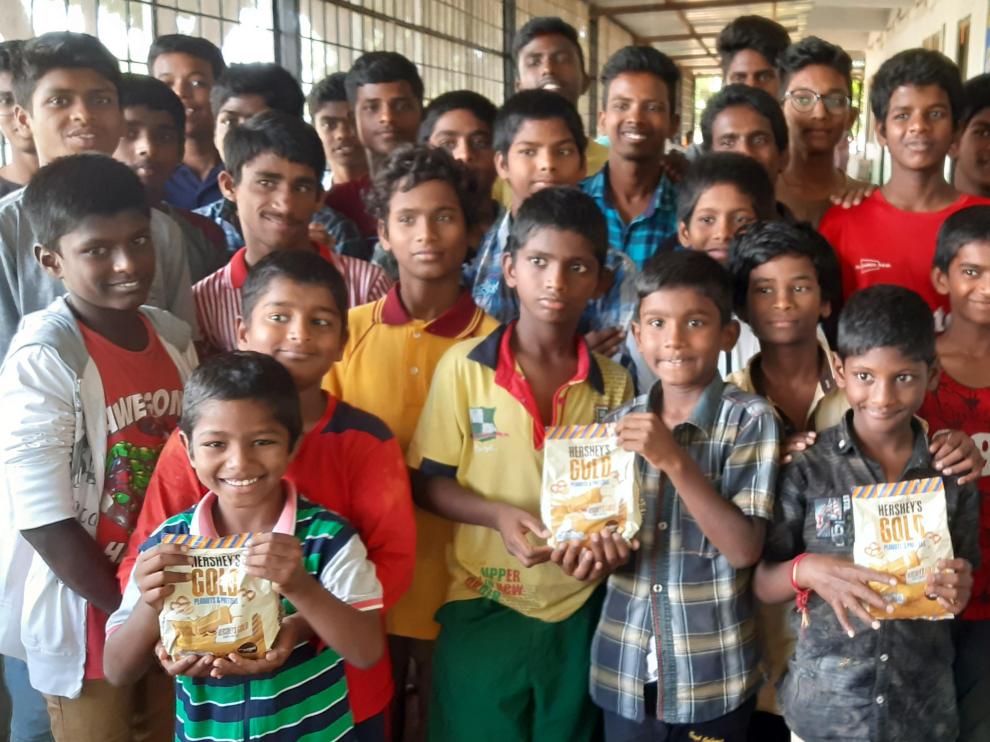 La DPH colaborará con la Asociación Pequeña Tierra en el equipamiento de salas de estudio y ordenadores para estudiantes en un hogar de huérfanos de India.