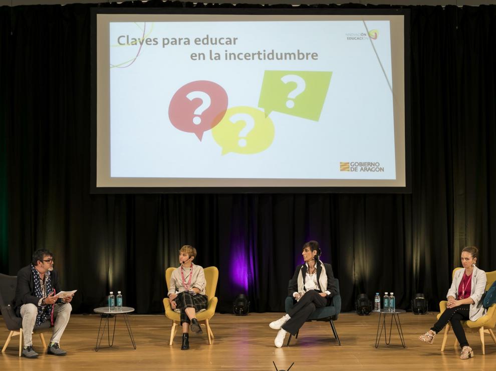 Uno de los debates del congreso, moderado por José Ramón Olalla, en el que participaron Ainara Zubillaga, Ana Rubio y Alicia Asín