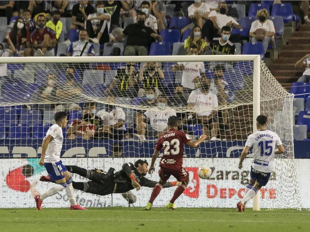 Momento en el que el Cartagena marca el gol con el que ganó 0-1 al Real Zaragoza en La Romareda el 30 de agosto, en la jornada 3.