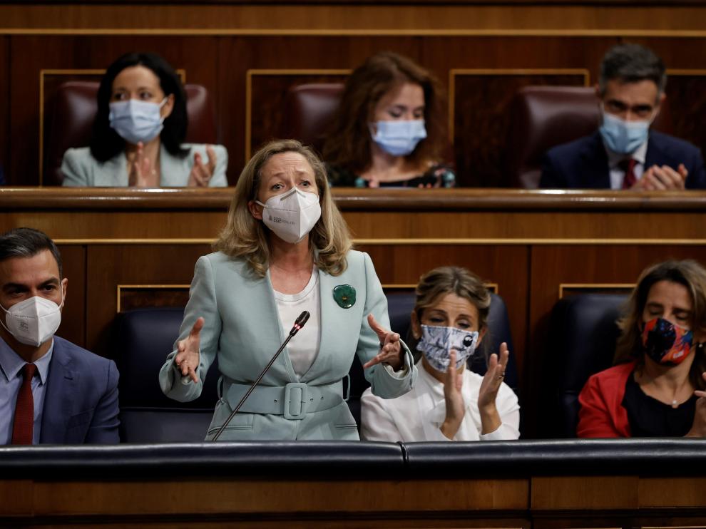 Pedro Sánchez, Nadia Calviño, Yolanda Díaz y Teresa Ribera, en el Congreso de los Diputados.