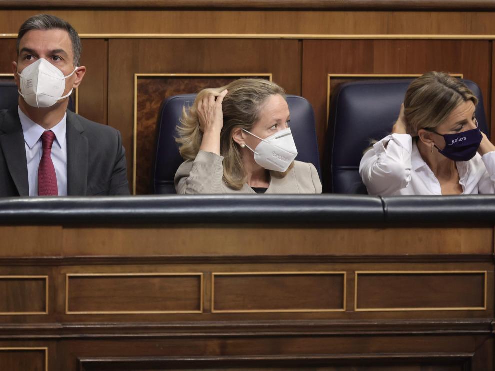 Foto de archivo de Pedro Sánchez, Nadia Calviño y Yolanda Díaz en el Congreso