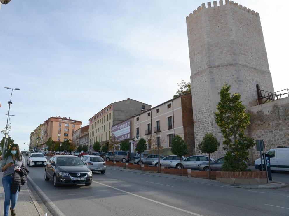 El Ayuntamiento quiere recuperar nuevos tramos de muralla ocultos por edificios en la Ronda Dámaso Torán de Teruel.