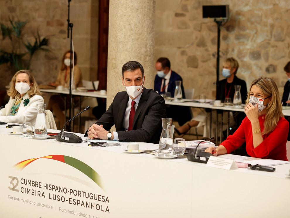 Nadia Calviño, Pedro Sánchez y Yolanda Díaz