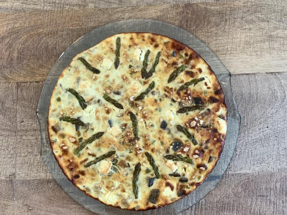 Quiché ligera de trigueros, berenjena y anacardos.
