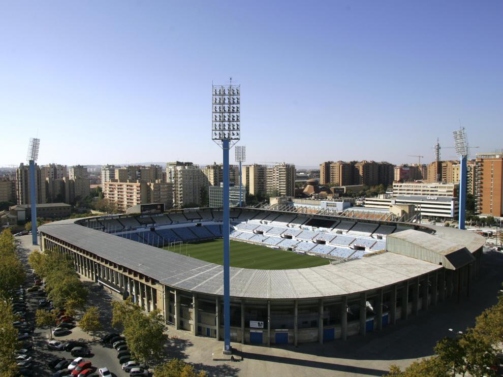 Vista del campo municipal de fútbol de La Romareda, en Zaragoza.