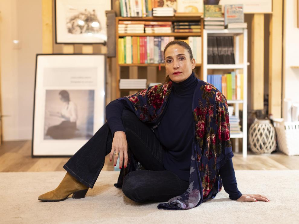 Laura Riñón, en la librería Amapolas en Octubre, que creó a principios de 2019 en Madrid.