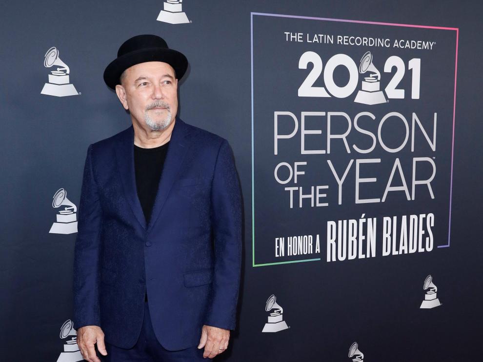 El músico Rubén Blades en la alfombra roja de la gala 'Persona del año 2021' de los Latin Grammy.
