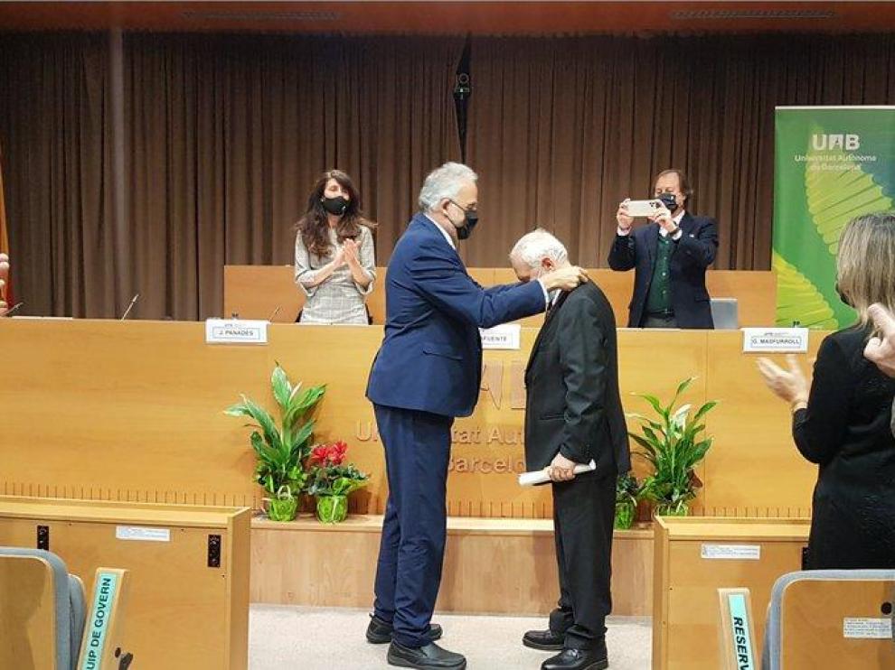 Vicente Salas, catedrático emérito de la Universidad de Zaragoza, nombrado 'honoris causa'
