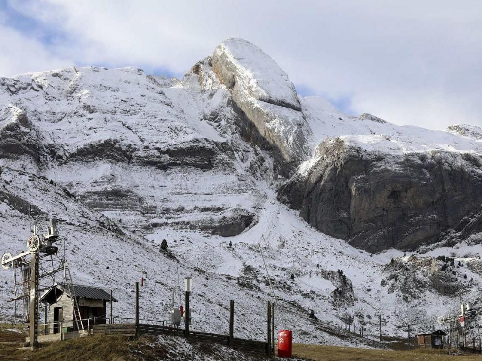 Nieve en la estación de esquí de Candanchú.