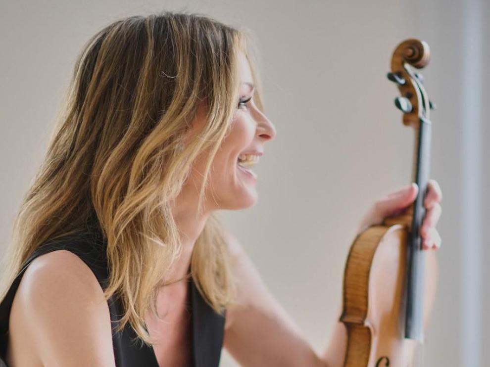 La cantante, compositora, violinista y miembro del grupo irlandés The Corrs, Sharon Corr.