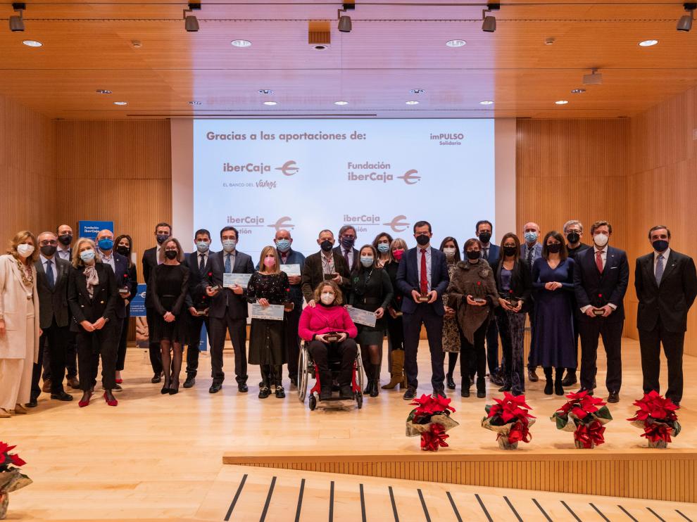 Los premiados por Ibercaja en la gala de los premios 'Impulso Solidario'.