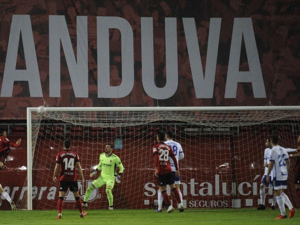 Imagen del Mirandés-Real Zaragoza del curso pasado en el campo de Anduva, con el gol de Moha Ezzarfani que supuso el 1-0 definitivo, anotado en el minuto 93.