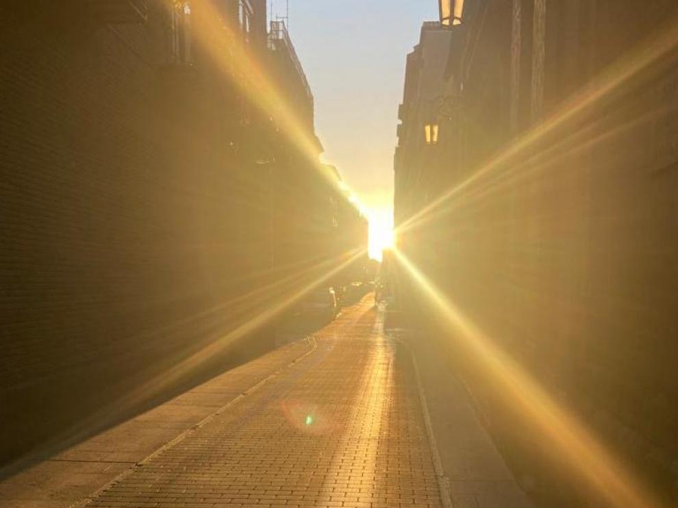 Se ha hecho esperar, pero un solsticio tardío se ha asomado esta mañana sin niebla.