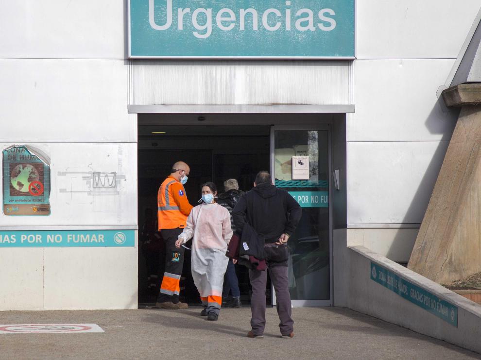 Entrada al servicio de Urgencias del Hospital Royo Villanova de Zaragoza, esta semana.