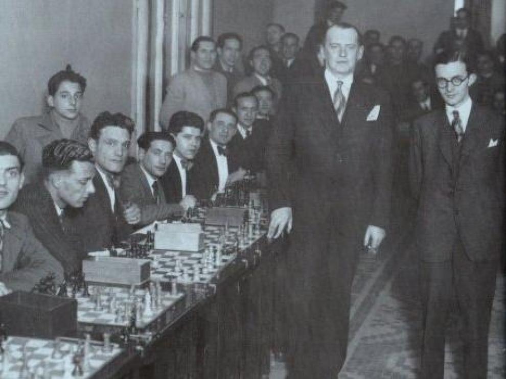 Alexander Alekhine y Ramón Rey Ardid jugaron varias veces en Zaragoza.