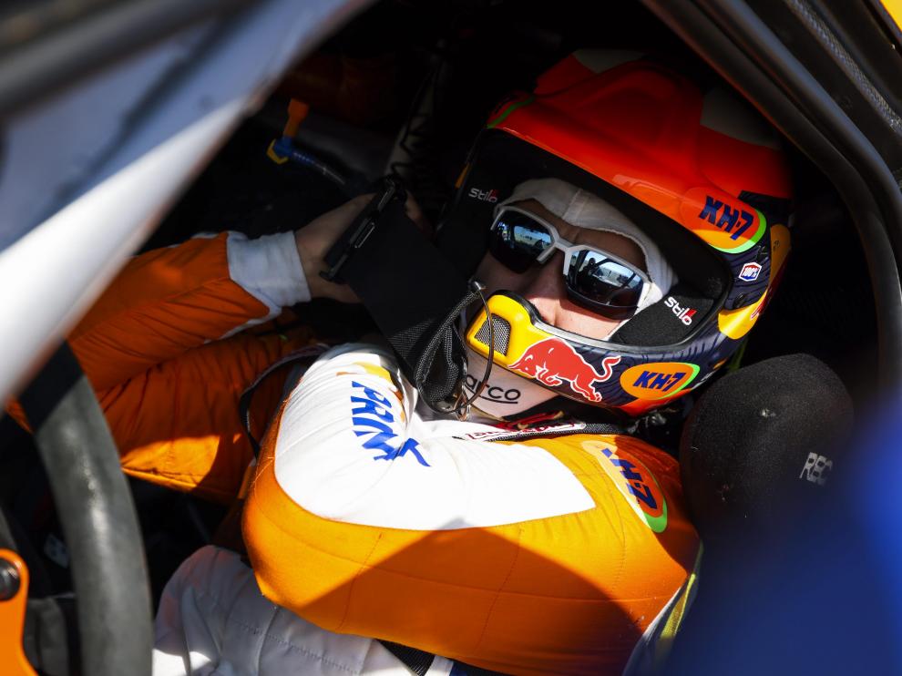 Laia Sanz, en su coche durante este Dakar.