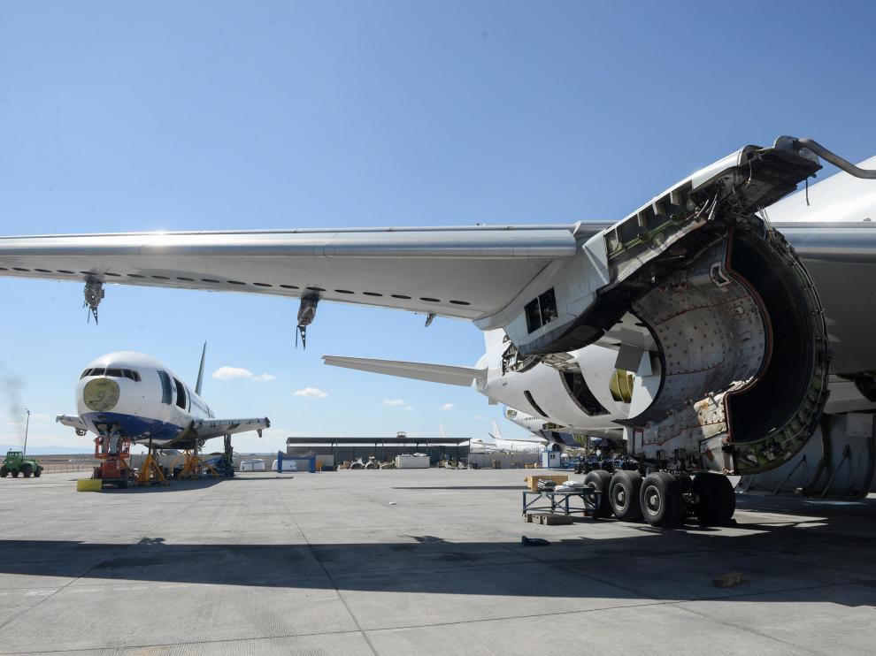 Planta de desmantelamiento de aviones en el aeropuerto de Teruel.