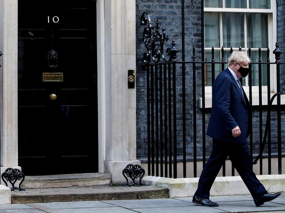 Boris Johnson, saliendo de Downing Street.