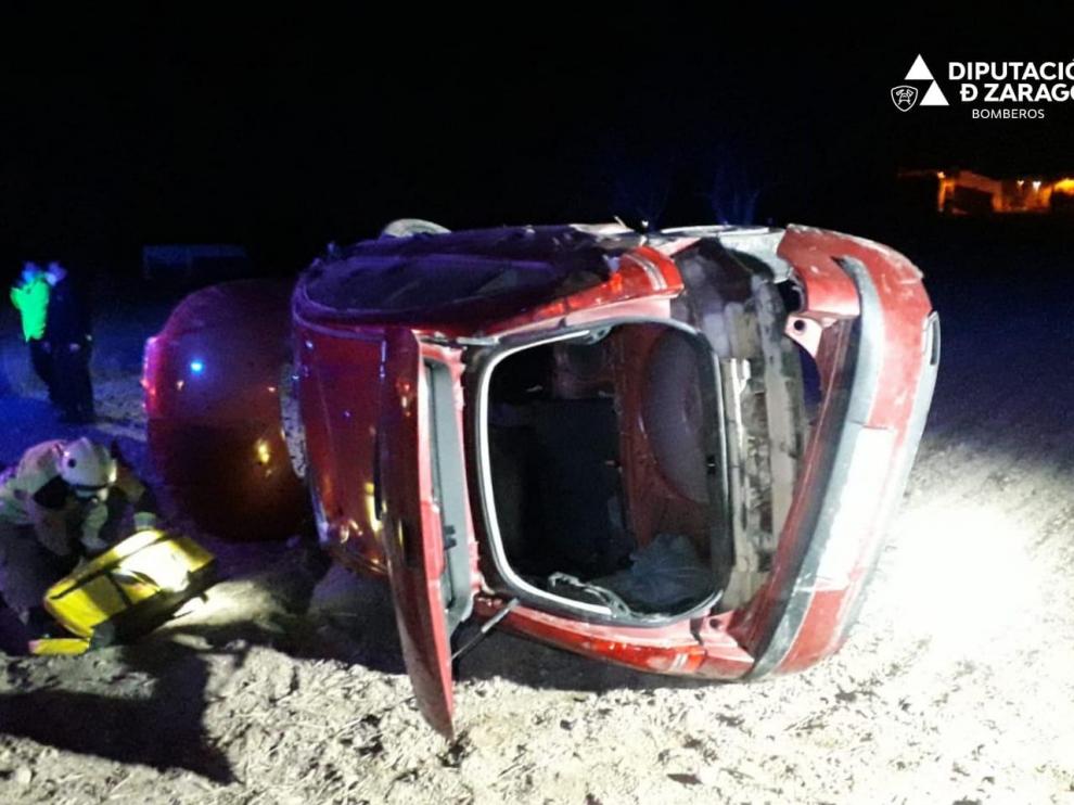 Los Bomberos de la DPZ tuvieron que excarcelar a la conductora.