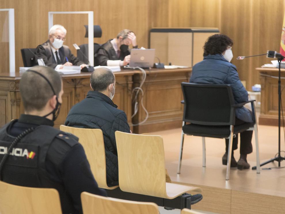 Segunda sesión del juicio contra el guardia civil que apuñaló a su compañero y a la hija de este en plena calle en Huesca.