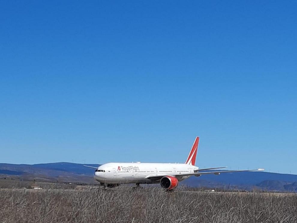 Llegada de uno de los aviones utilizados por compañías rusas al aeropuerto de Teruel