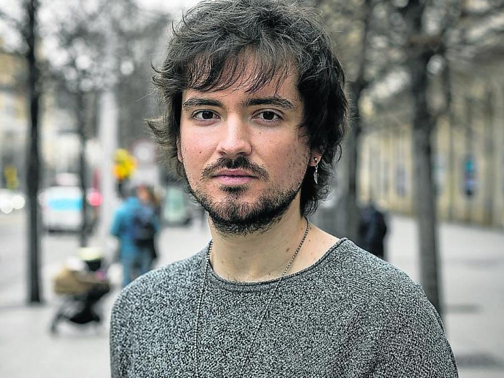 Omar Fonollosa es lector de Borges, Juarroz y Sabina