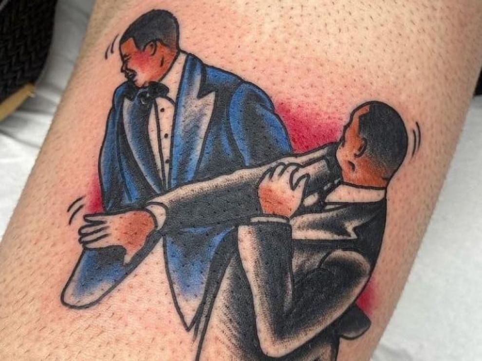 Tatuaje del momento de la bofetada de Will Smith a Chris Rock.