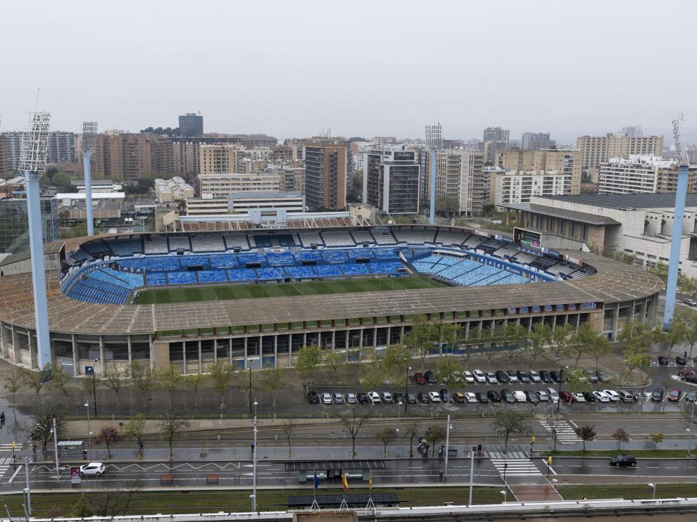 Vista del campo municipal de La Romareda desde el hospital Miguel Servet de Zaragoza.
