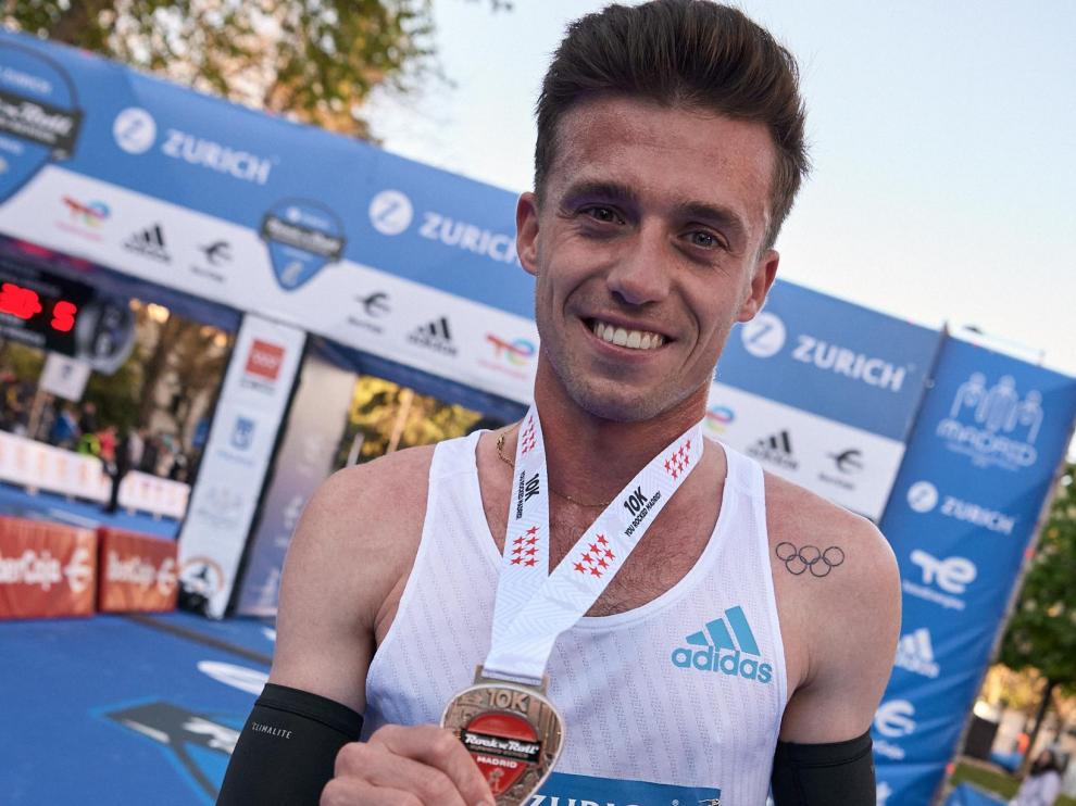 Carlos Mayo, vencedor de la 10K del Zurich Rock & Roll Running Series Madrid