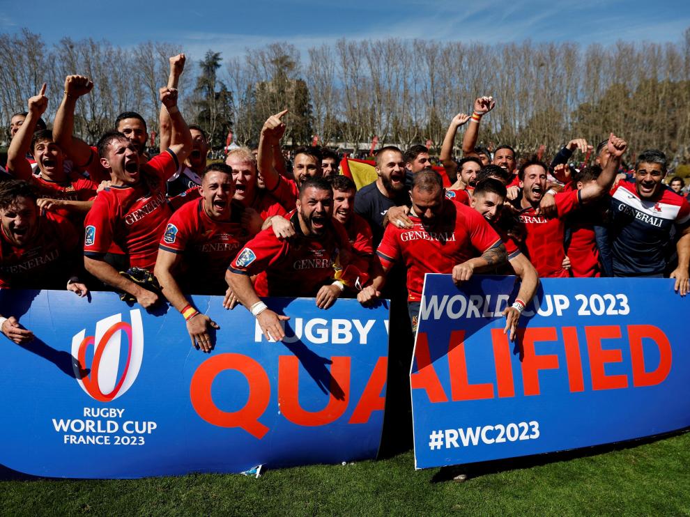 El equipo español celebra la victoria ante Portugal y su clasificación para el Mundial de Rugby.
