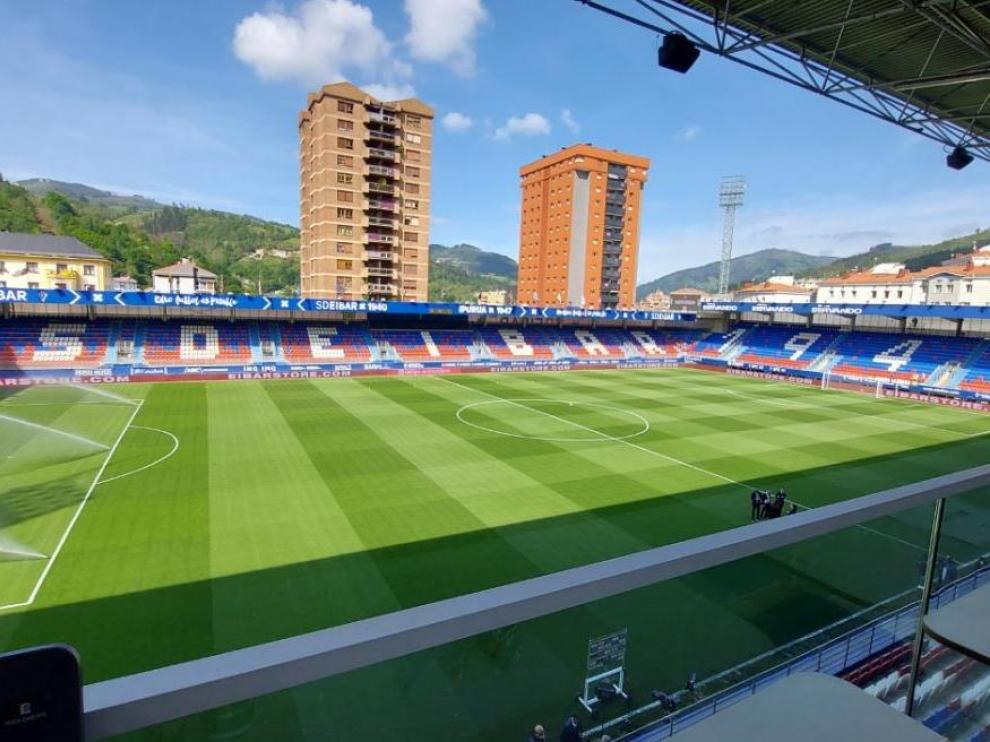 Estadio de Ipurúa, hora y media antes del partido Eibar-Real Zaragoza de este sábado.