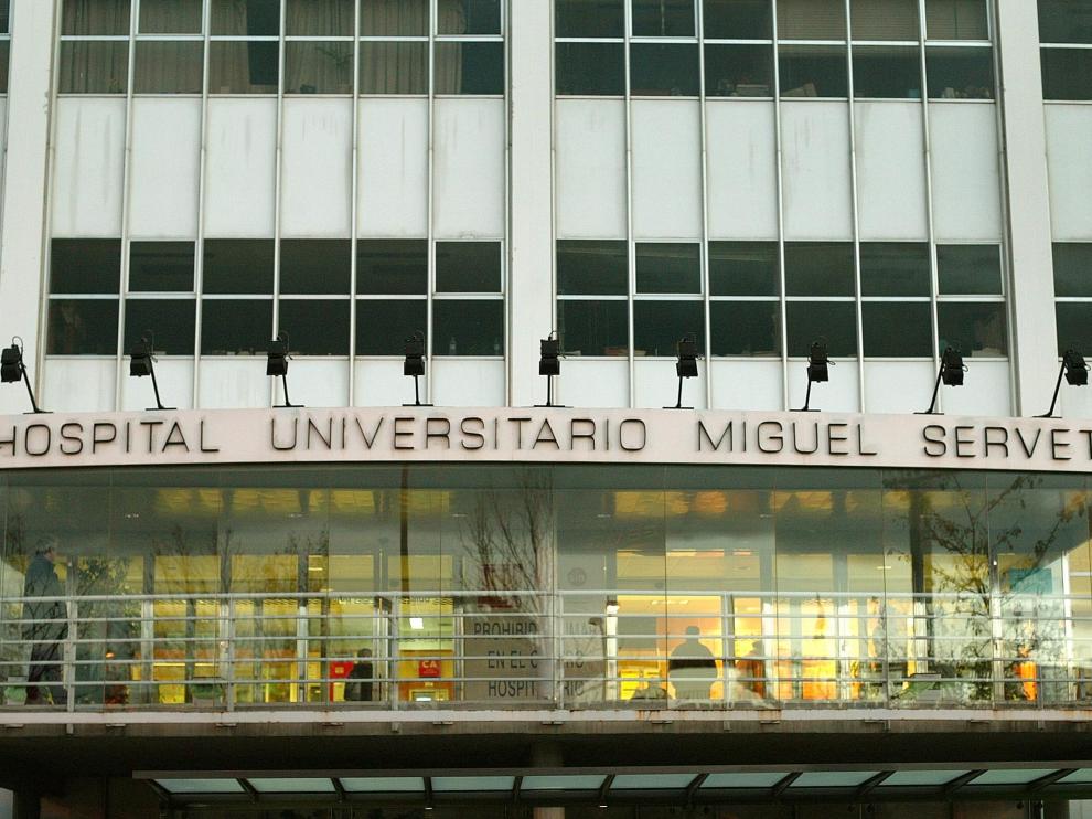 Entrada al hospital Miguel Servet de Zaragoza.