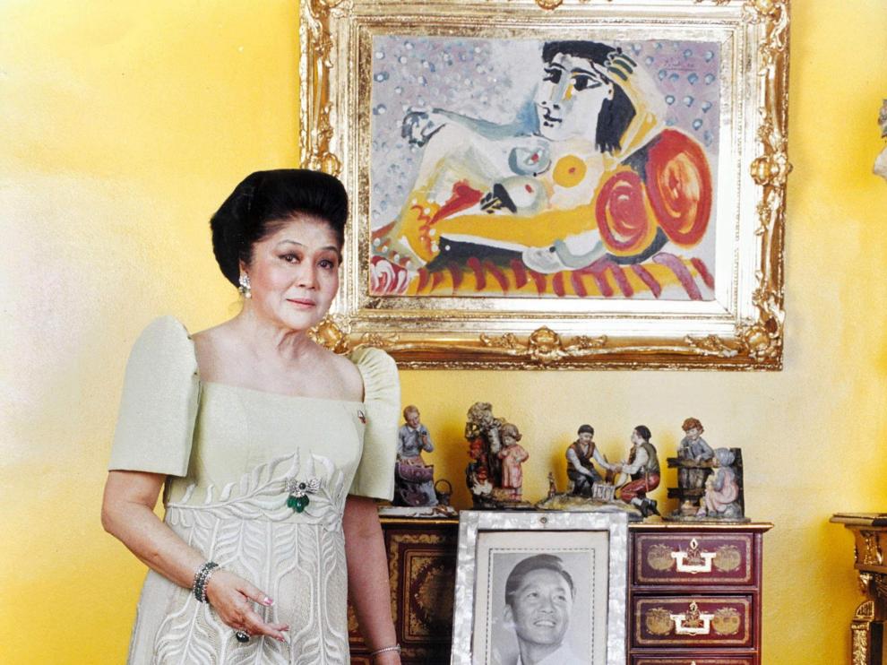Imagen de archivo de Imelda Marcos delante del Picasso.