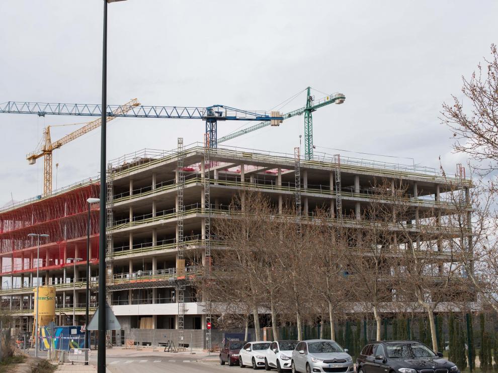Construcción de viviendas en el barrio de Arcosur de la capital aragonesa el pasado mes de marzo.