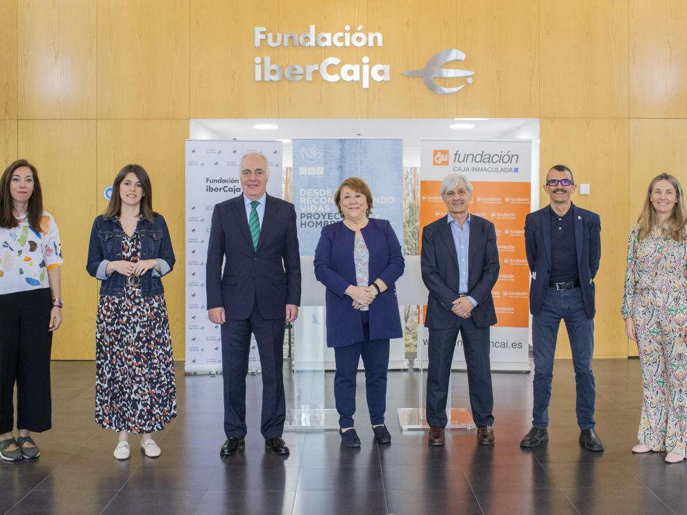 Responsables de Fundación Ibercaja, Fundación CAI y Fundación CSZ tras la firma del acuerdo.