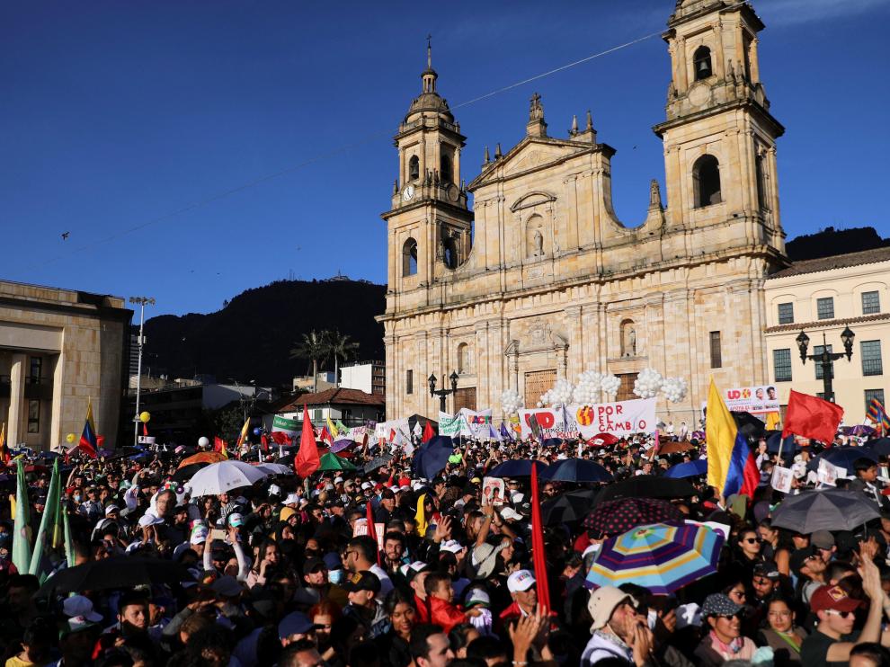 Seguidores del candidato Gustavo Petro, en un mitin en Bogotá.