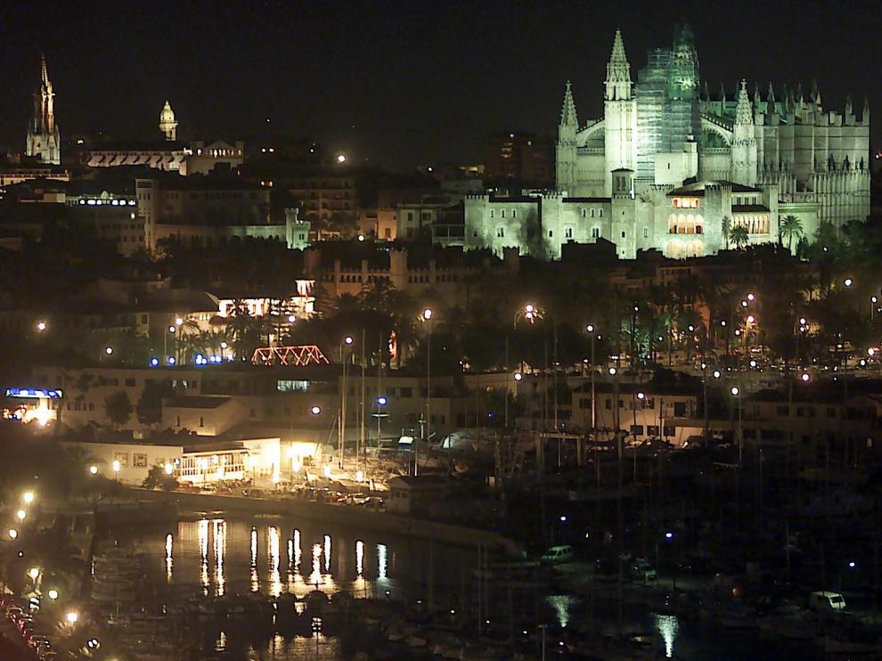 Vista nocturna de Palma de Mallorca.