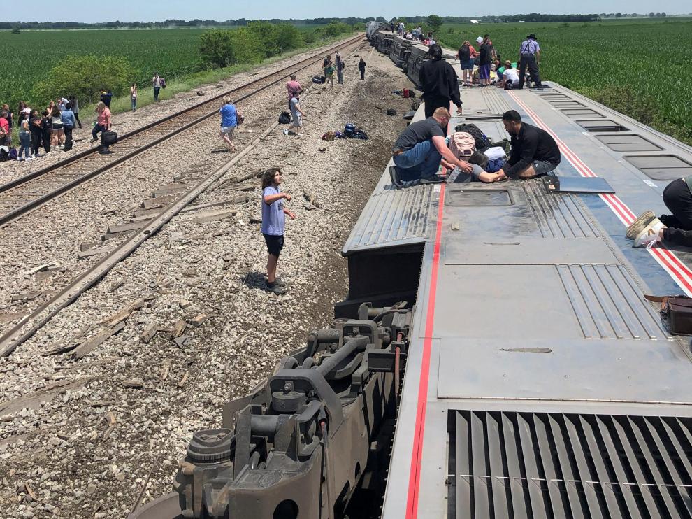 Un tren choca contra un camión en Misuri, y deja al menor tres muertos.