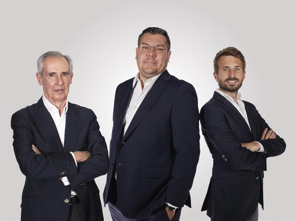 Rafael de Cascante y los cofundadores de Portfolio Stock Exchange, Mariano Torrecilla y Santiago Navarro.
