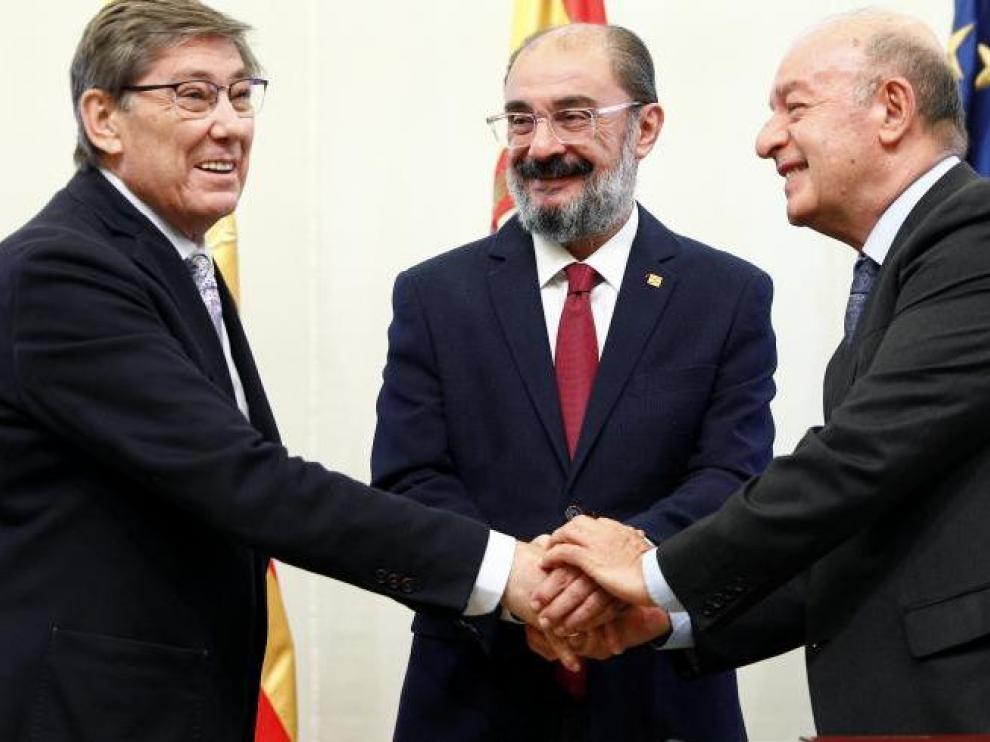 Javier Lambán y Arturo Aliaga, participan en la firma de un protocolo de colaboración con Astún.