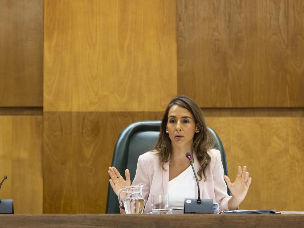 La concejala de Hacienda, María Navarro, en el pleno de este jueves
