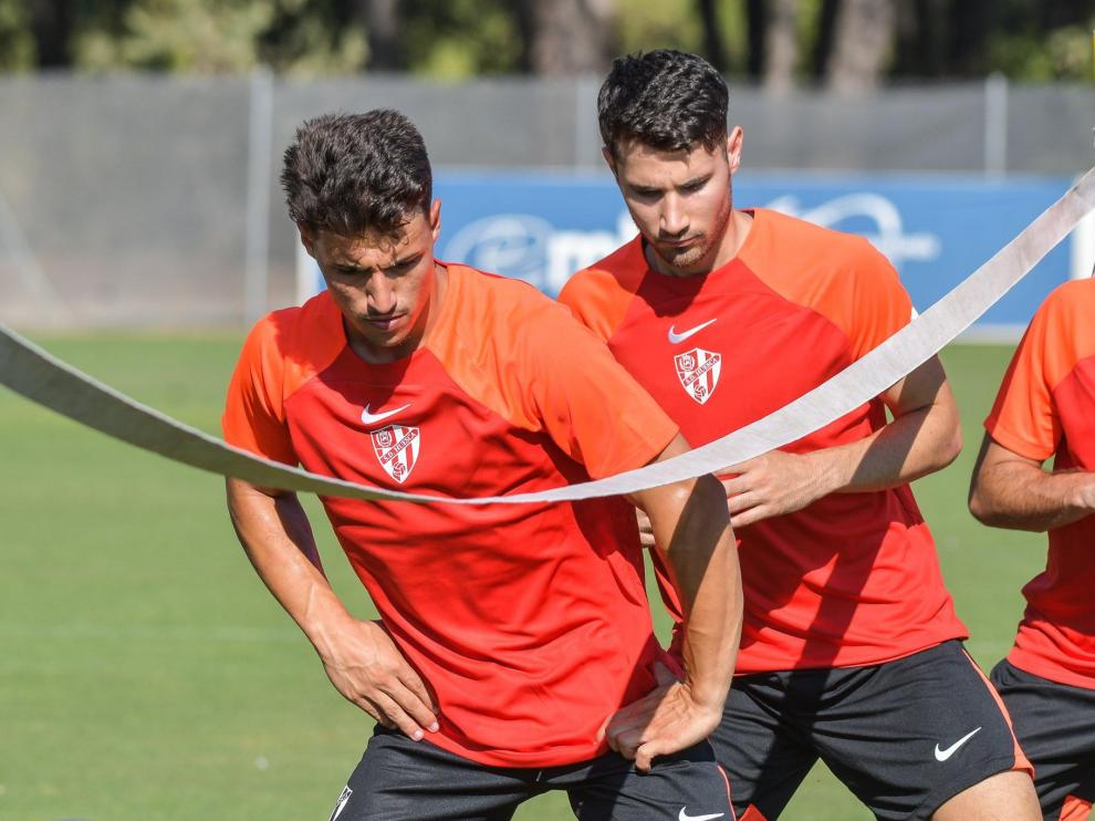 Seijo y Almerge, jugadores del Huesca B a las órdenes de Ziganda.