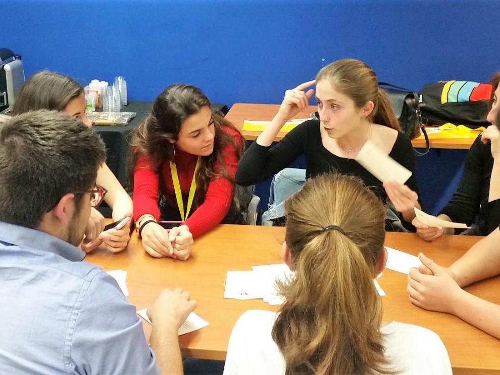 Descubriendo las claves de la fotónica con ICFO Decide Game.