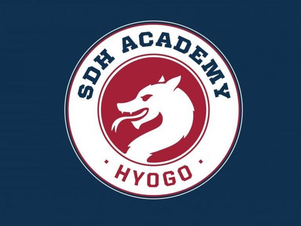 Escudo de la SDH Academy que va a poner en marcha la SD Huesca en Japón junto a Okazaki.